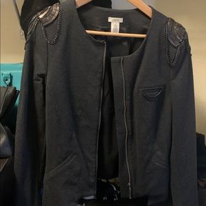 Caché detailed jacket